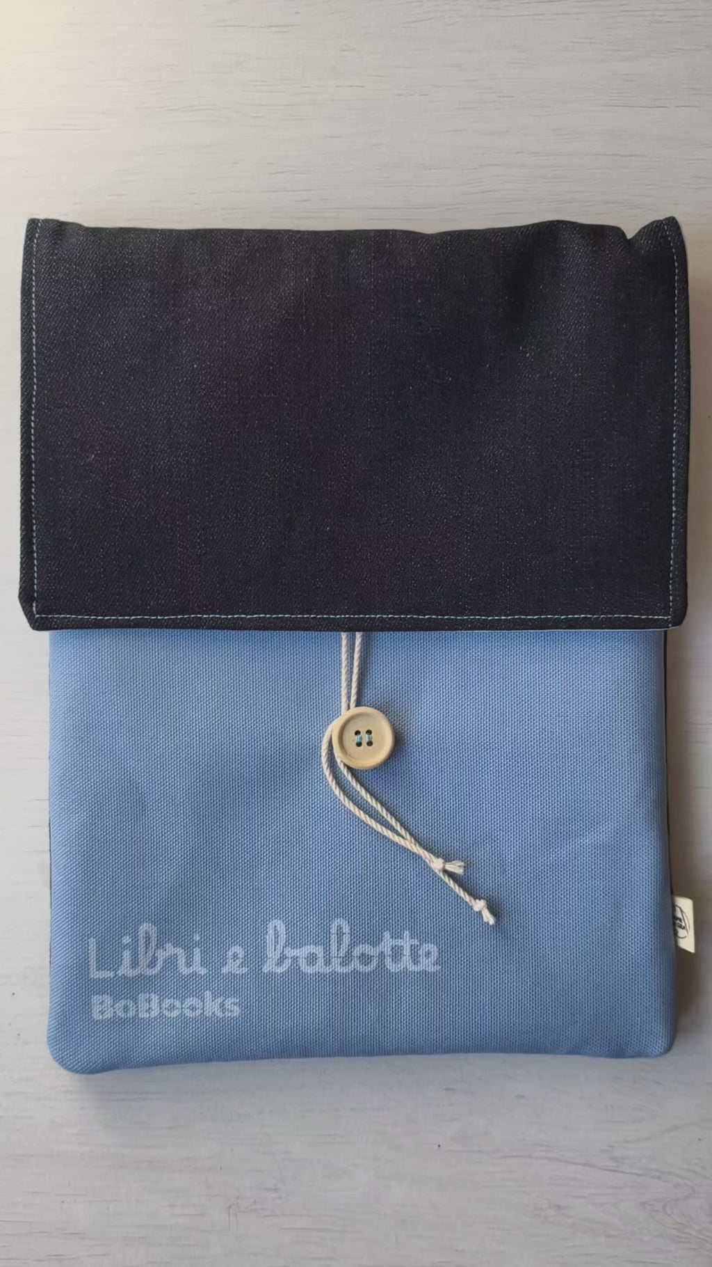 Video dimostrativo dell'apertura e chiusura del save your books per bobooks